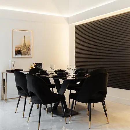 Skyway With Jacuzzi *