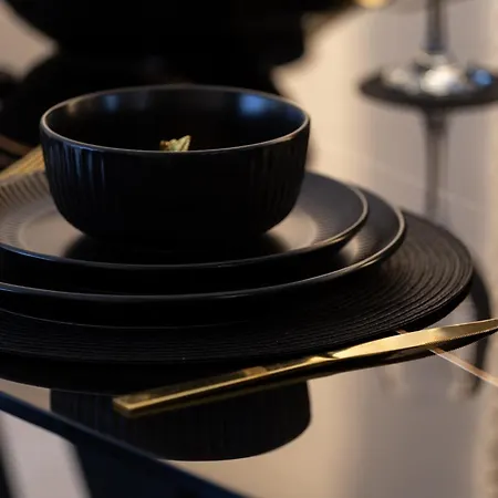 Skyway With Jacuzzi Apartment *