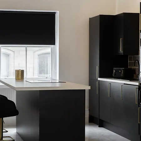 Apartment Skyway With Jacuzzi Bradford (West Yorkshire)