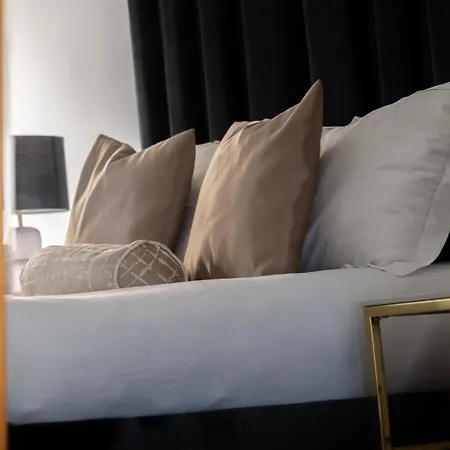 Skyway With Jacuzzi *