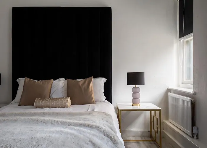 Skyway With Jacuzzi *