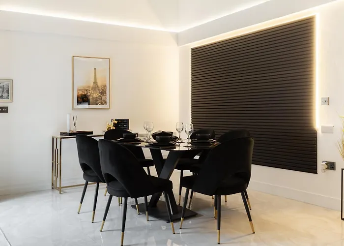 Skyway With Jacuzzi *