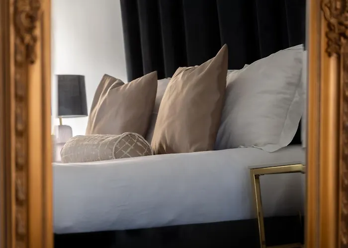 Skyway With Jacuzzi *